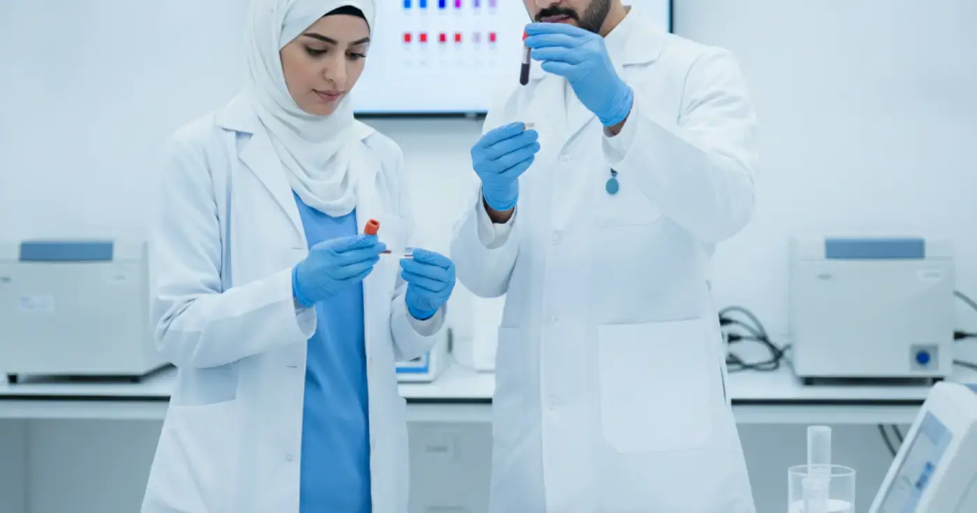 فحص فصيلة الدم قبل العمليات الجراحية: لماذا يُطلب وكيف يساعد في الاستعداد لنقل الدم؟